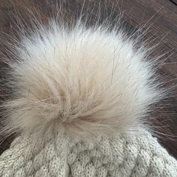 Lululemon Cozy Cream Knit Pom-Pom Toboggan Beanie - Picture 4 of 9
